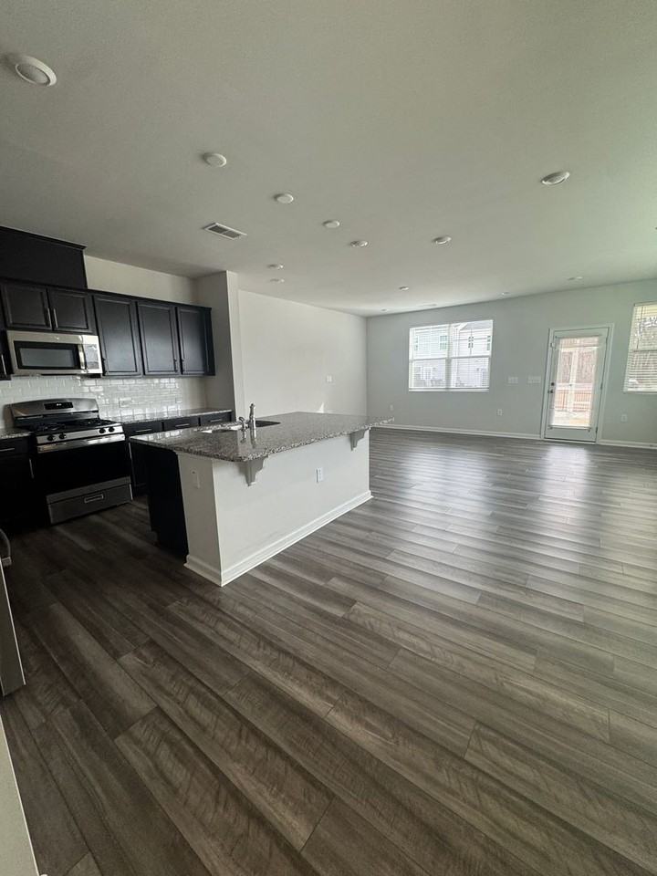 4924 Arkose Dr - Photo 5 of 35