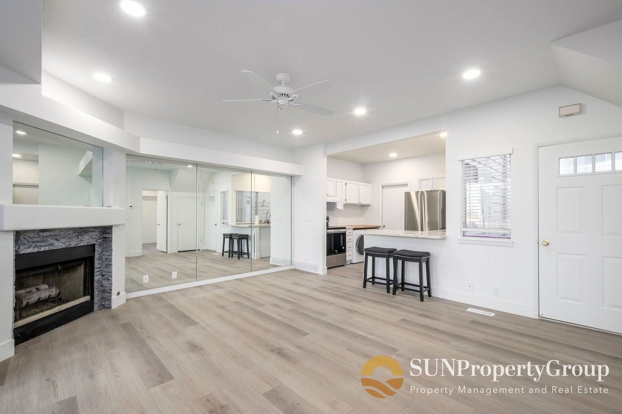 1340 W Ocean Ct - Photo 6 of 20