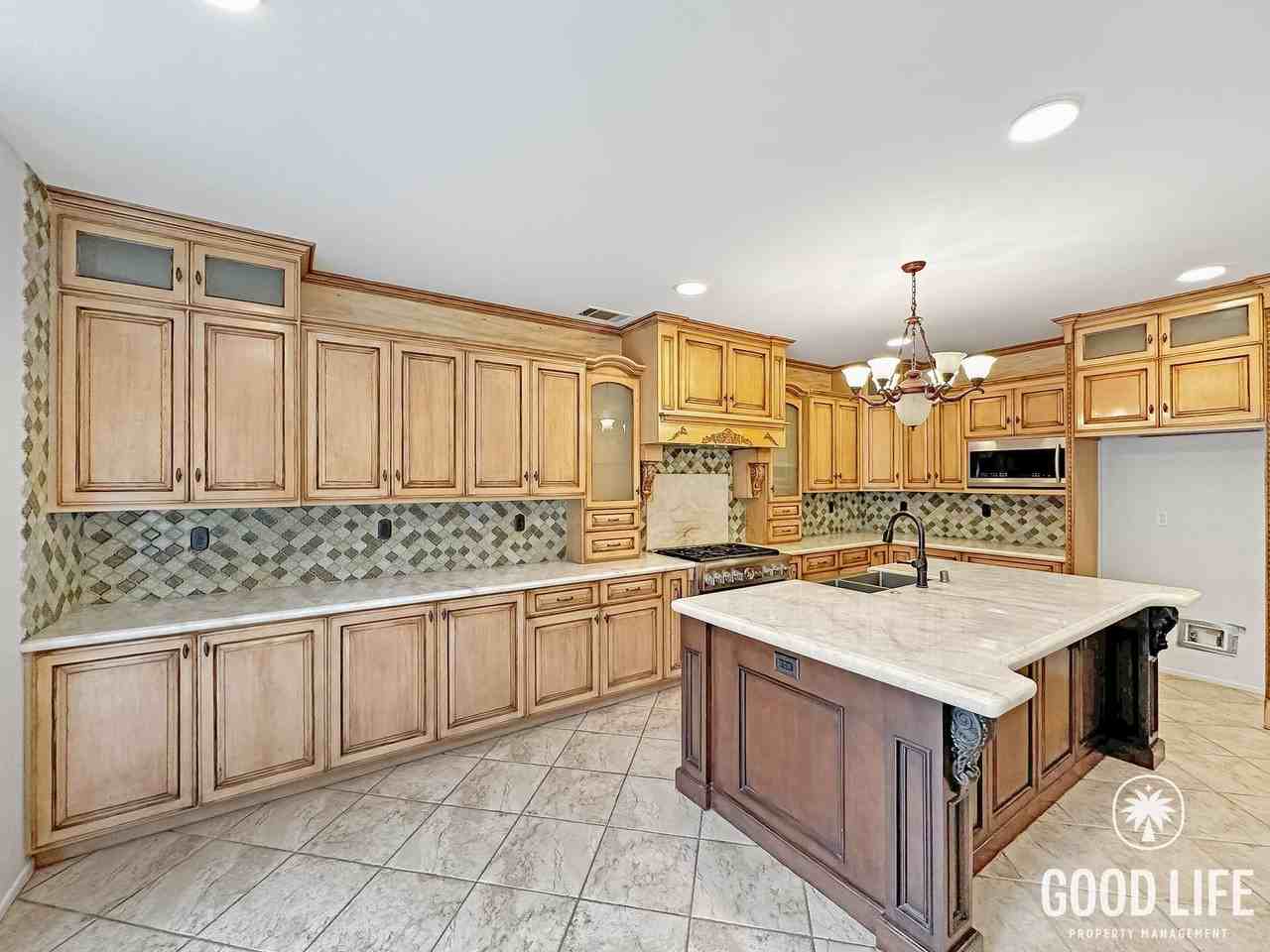 29 Meadow Gln - Photo 2 of 50