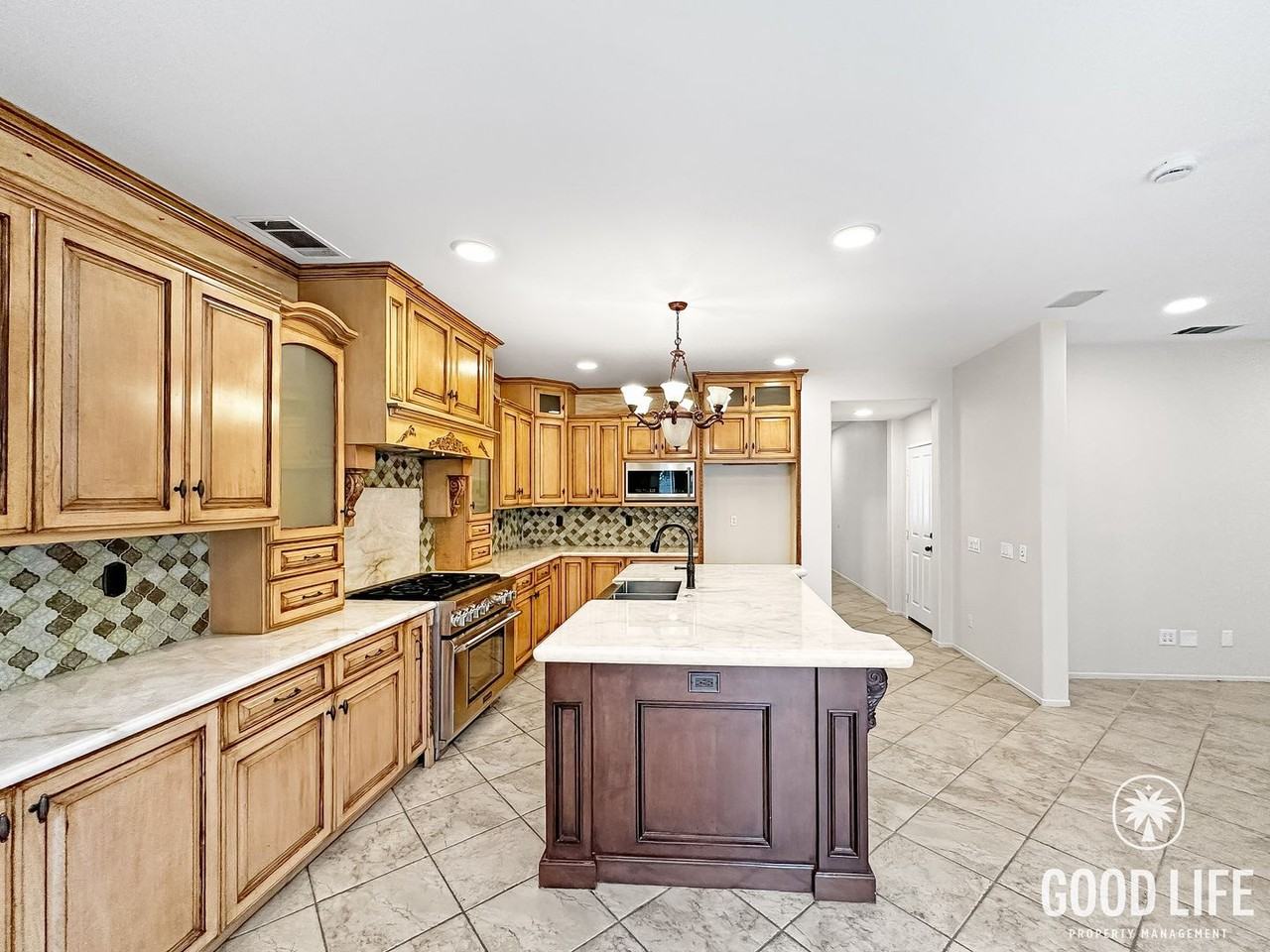 29 Meadow Gln - Photo 3 of 50