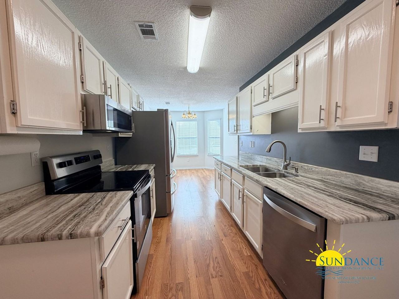 407 Apple Dr - Photo 5 of 19