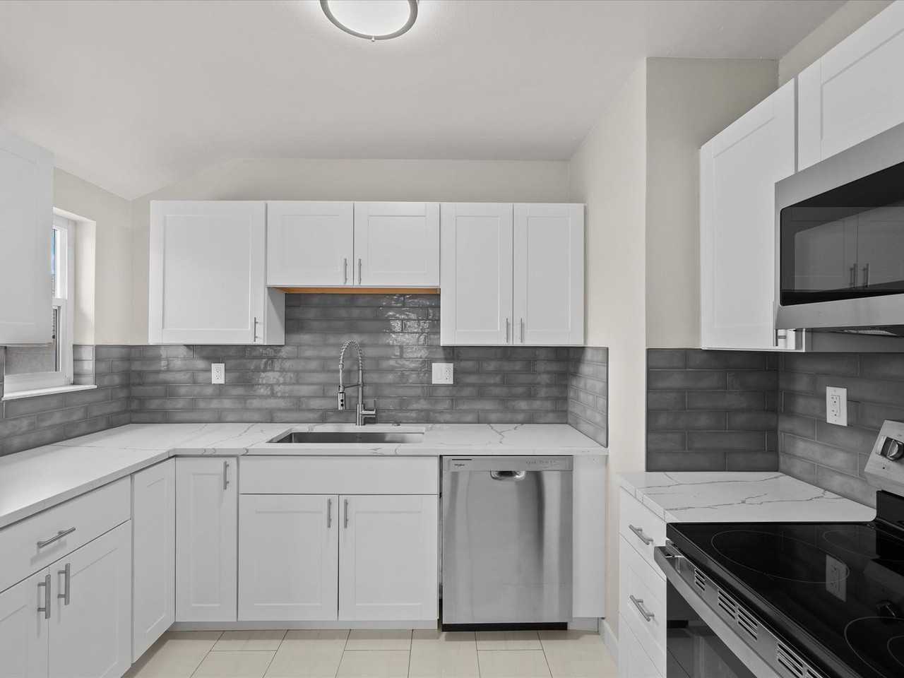 545 Modoc St - Photo 4 of 28