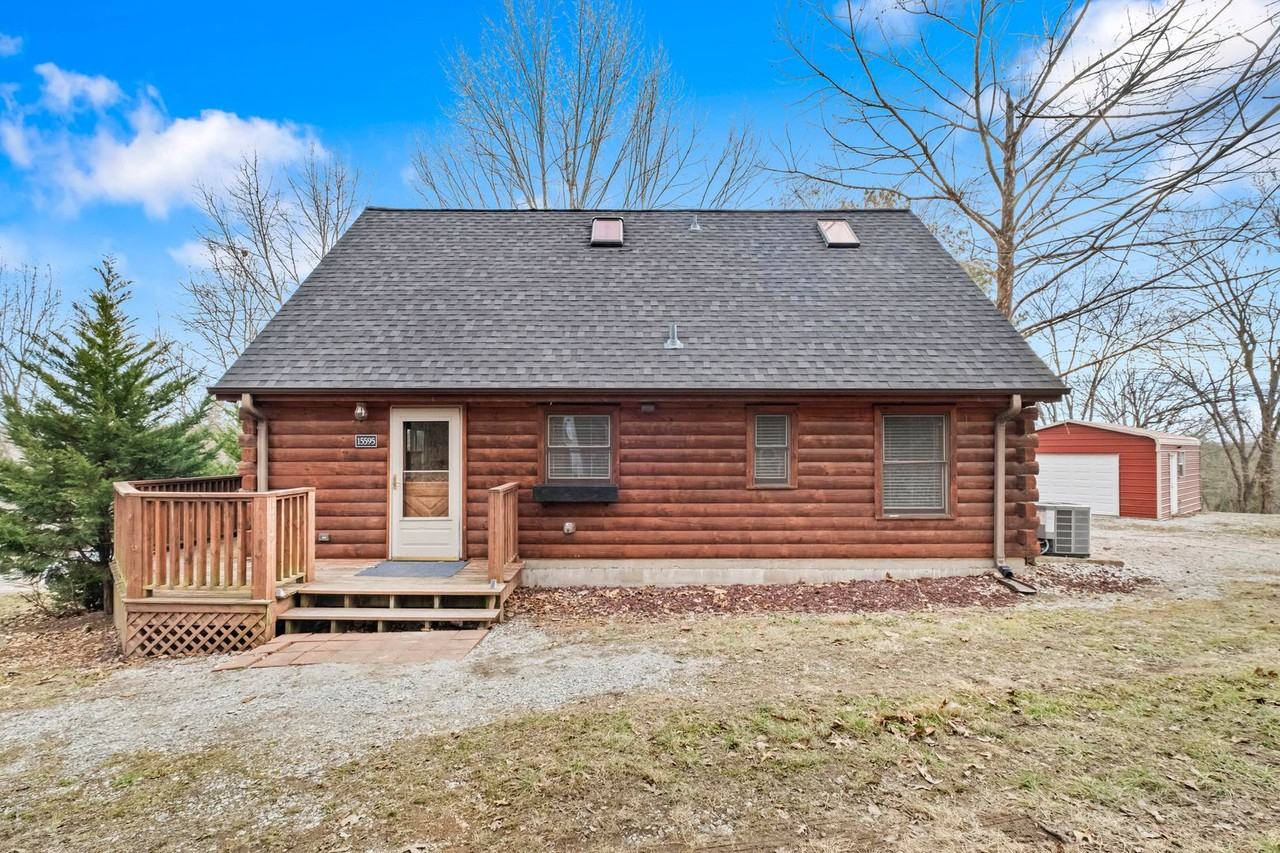 15595 Lakeview Dr - Photo 2 of 30