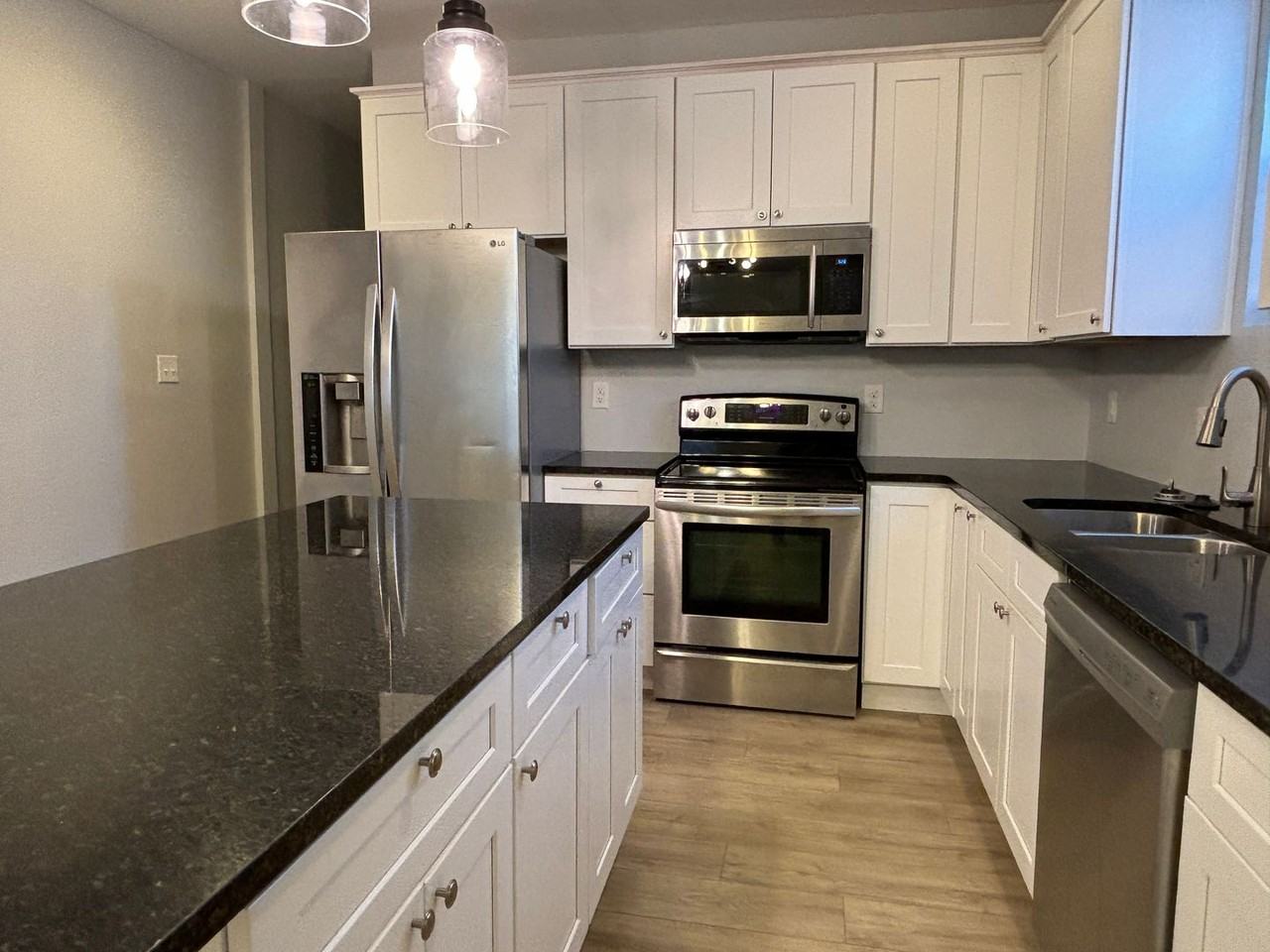 1338-40 Barth - Photo 4 of 31