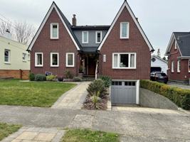 featured image of 2335 47th Ave Sw