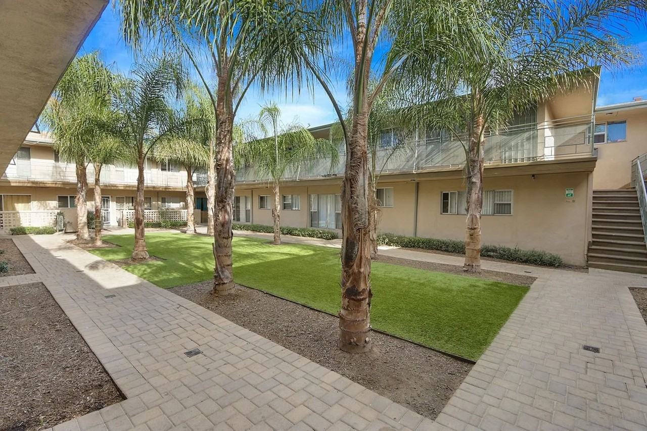 4050 Stevely Ave - Photo 3 of 28