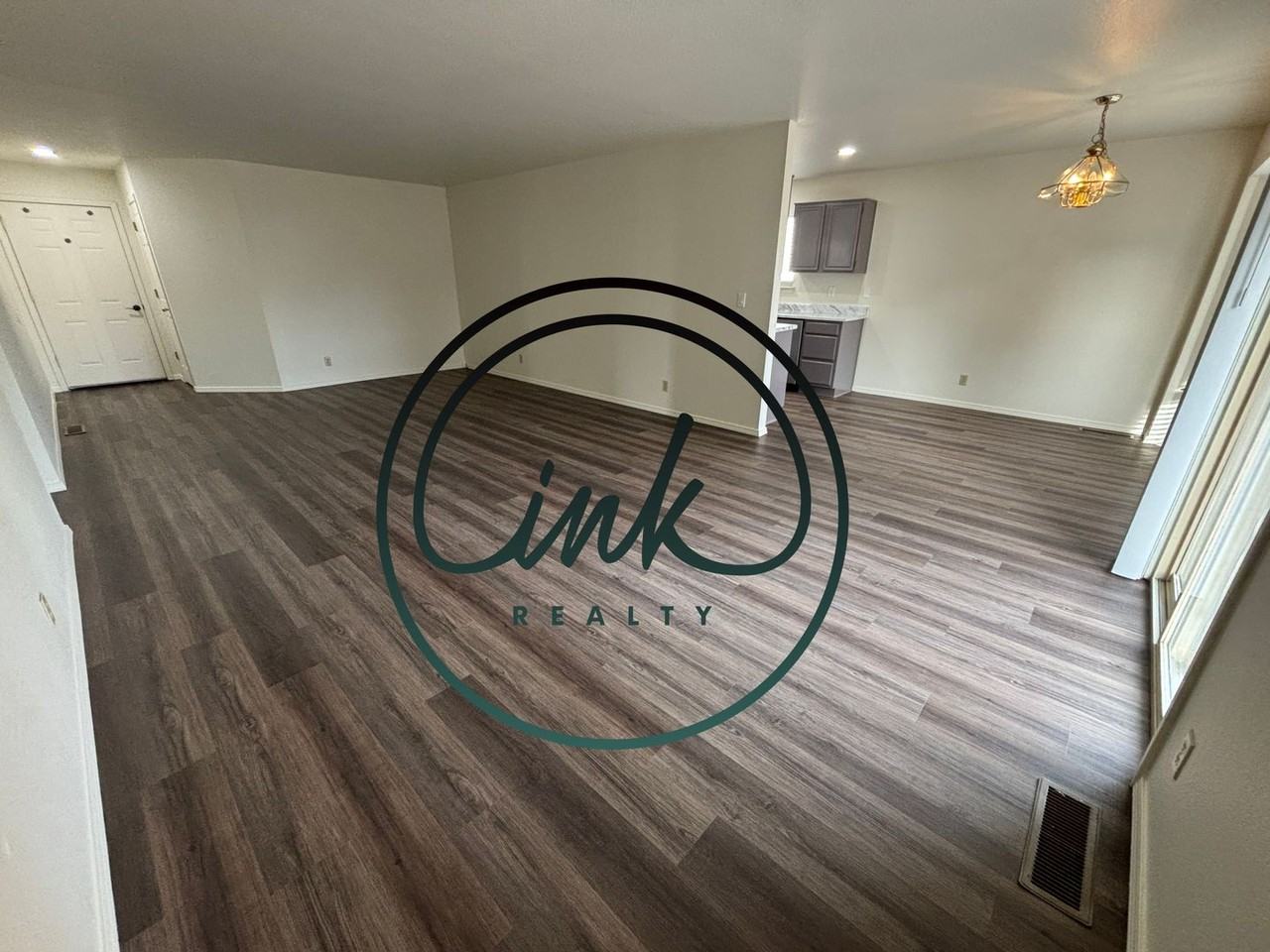 1320 E Marion Russell Dr