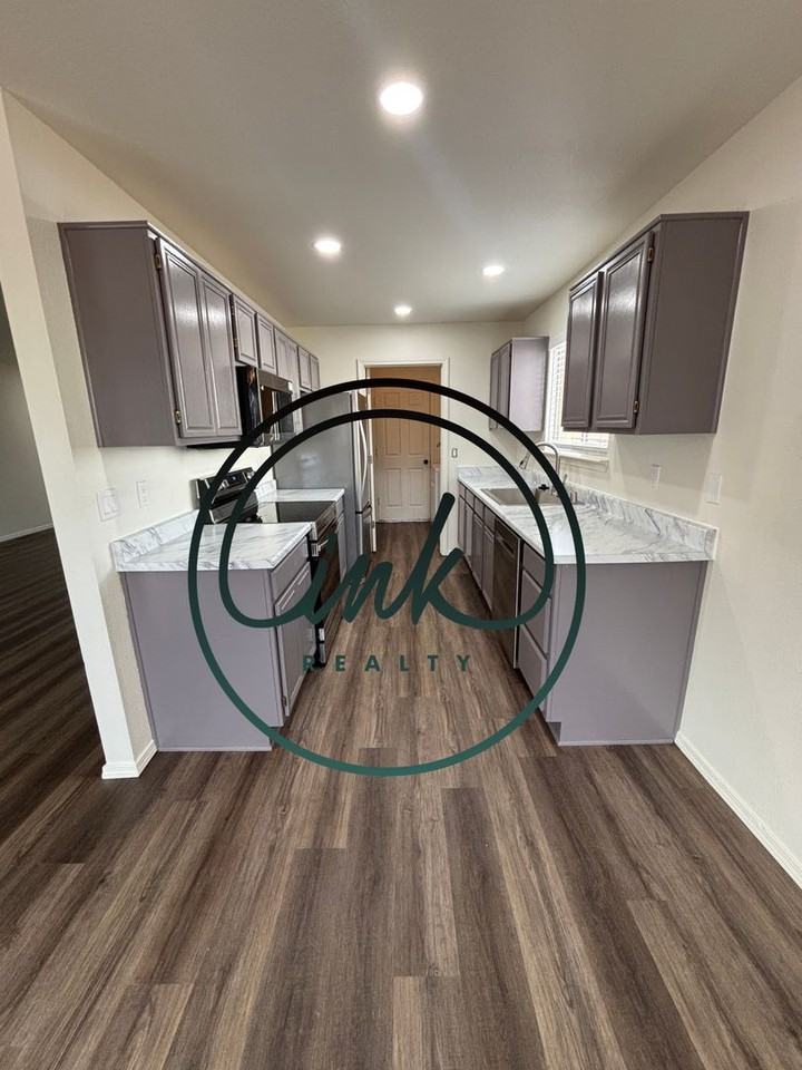 1320 E Marion Russell Dr - Photo 5 of 10