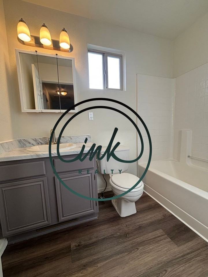 1320 E Marion Russell Dr - Photo 7 of 10