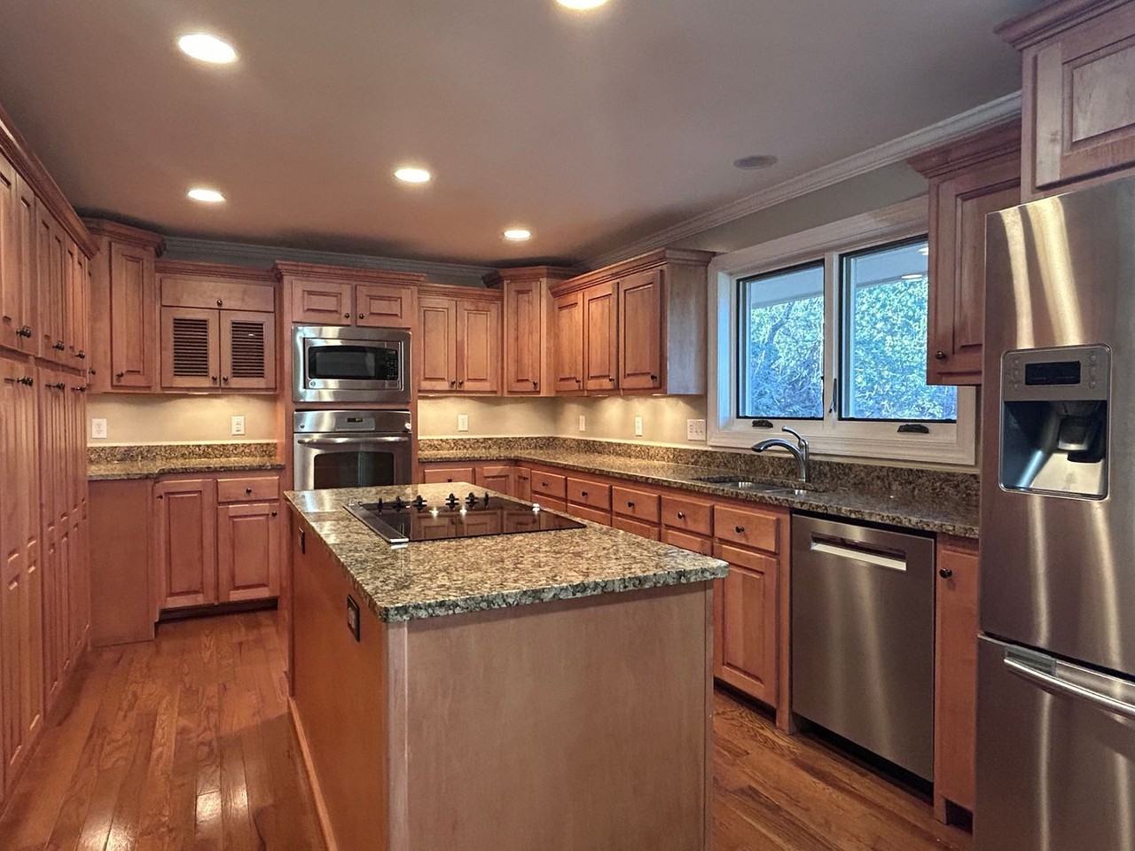 120 Touchdown Dr - Photo 4 of 32