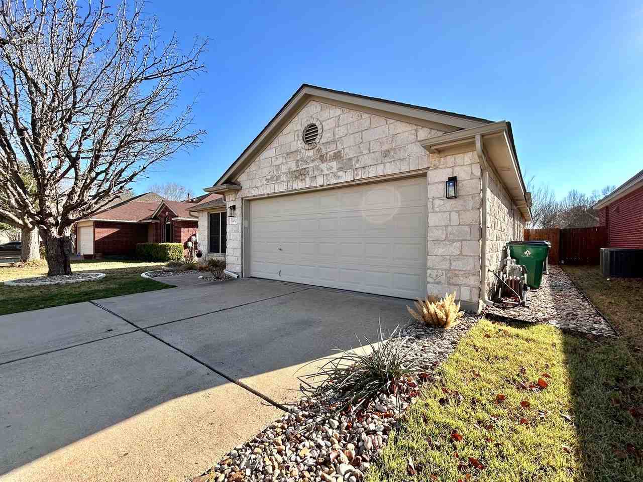 14511 Cottingham Dr - Photo 2 of 34