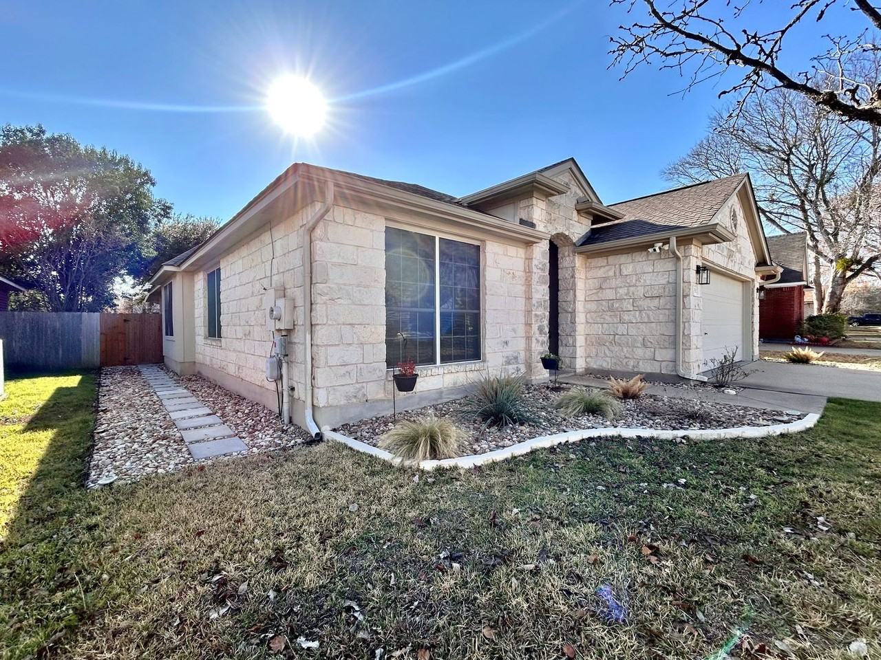 14511 Cottingham Dr - Photo 4 of 34