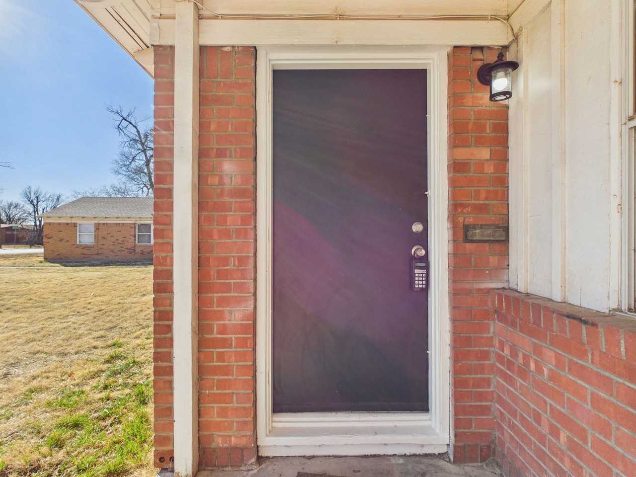 3008 Westhaven Dr - Photo 4 of 11