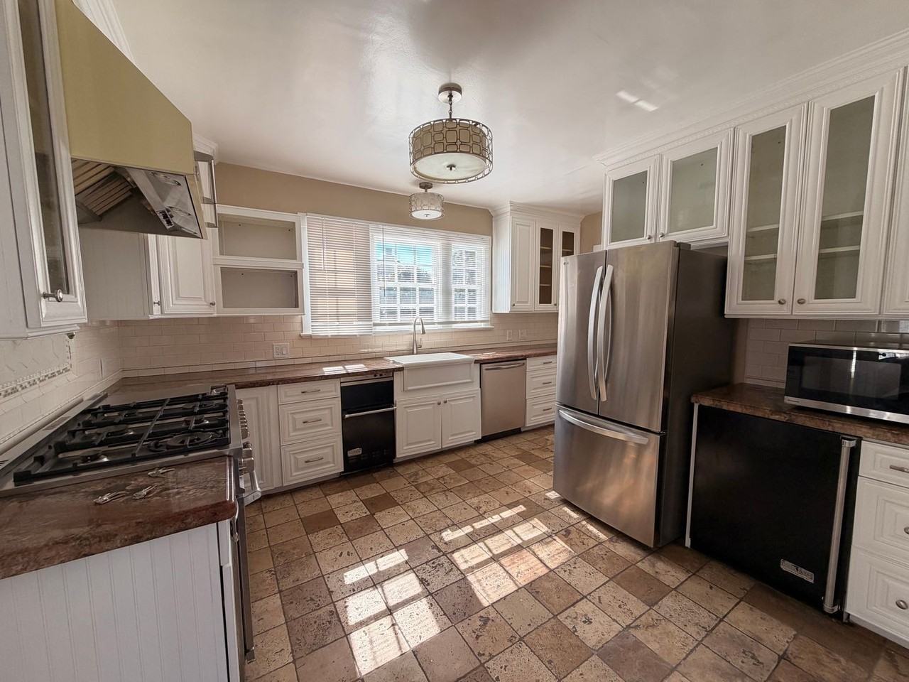 200 E Morrison Ave - Photo 3 of 13