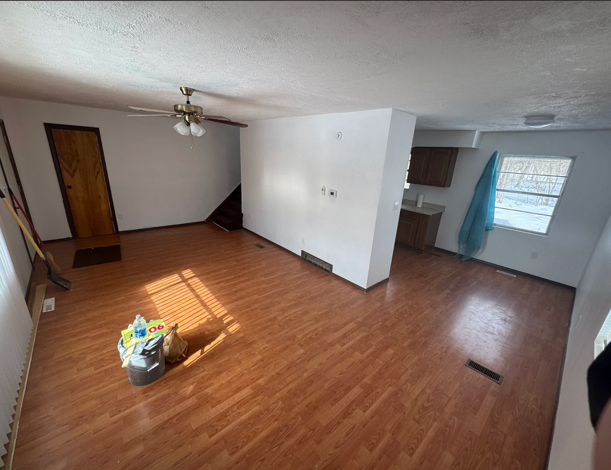 312 W Dewey St - Photo 2 of 13