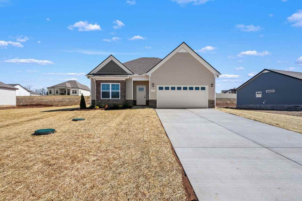 1139 Bluecreek Cir - Photo 4 of 36