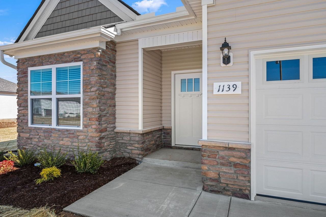 1139 Bluecreek Cir - Photo 6 of 36