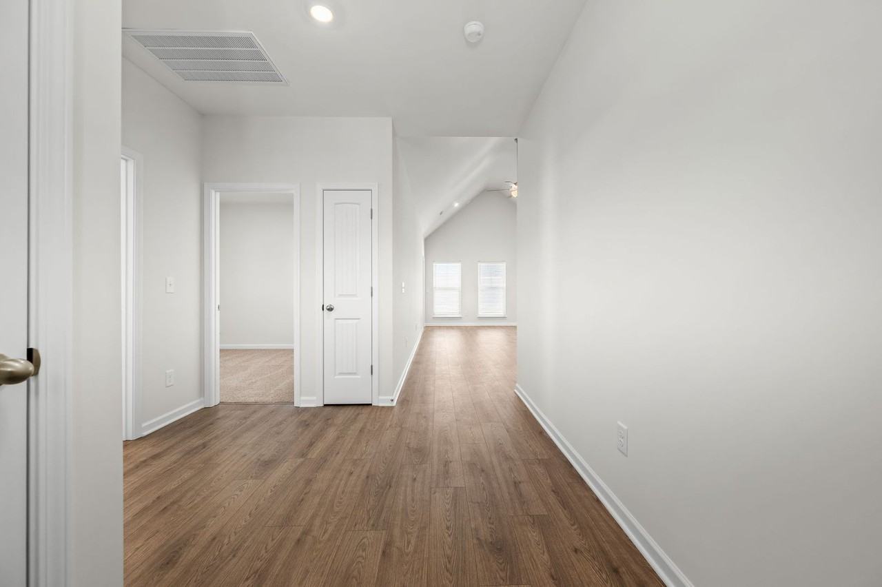 1139 Bluecreek Cir - Photo 7 of 36