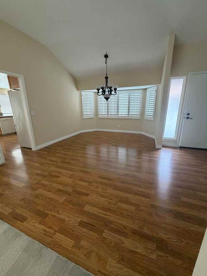 2377 Sommerset Dr - Photo 4 of 18