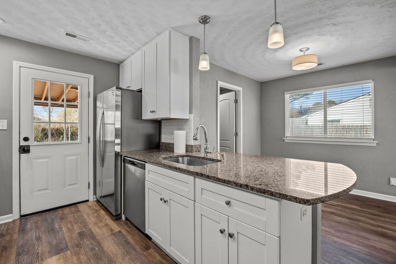 181 Paladin Dr - Photo 3 of 25