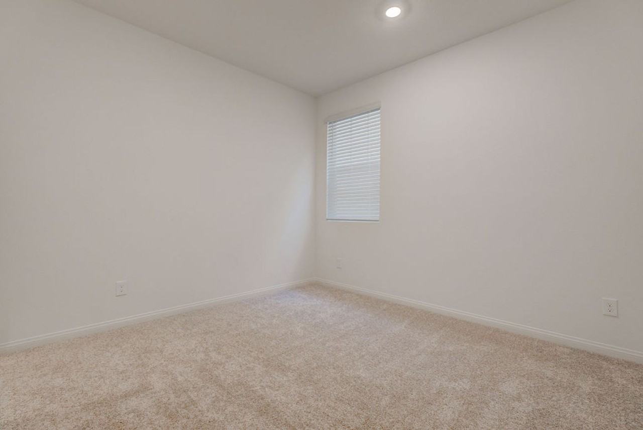 2744 Tricase St - Photo 4 of 41