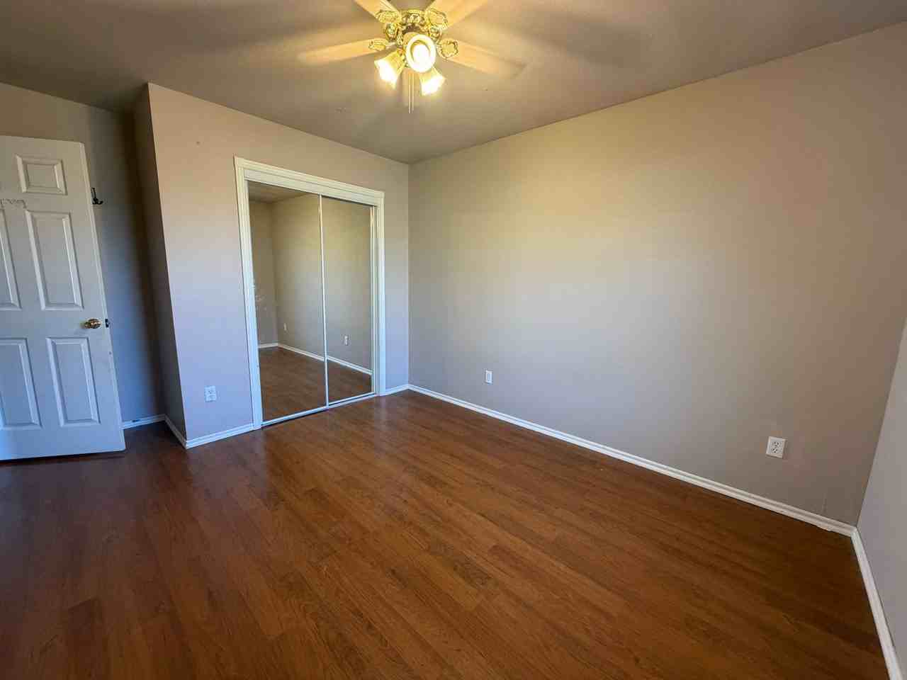 8300 Nw 77th St - Photo 7 of 18