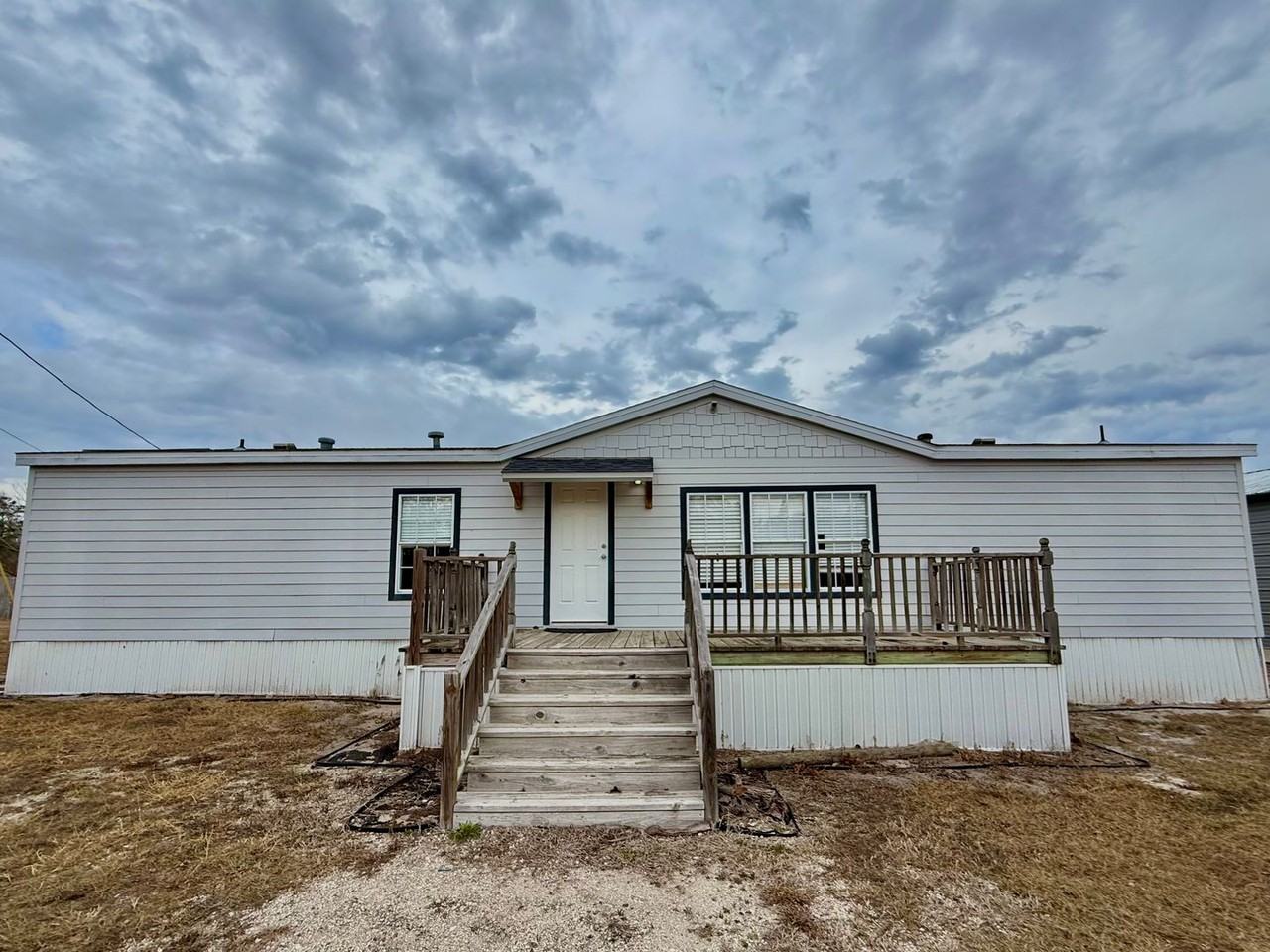 1760 Freedom Dr - Photo 2 of 12