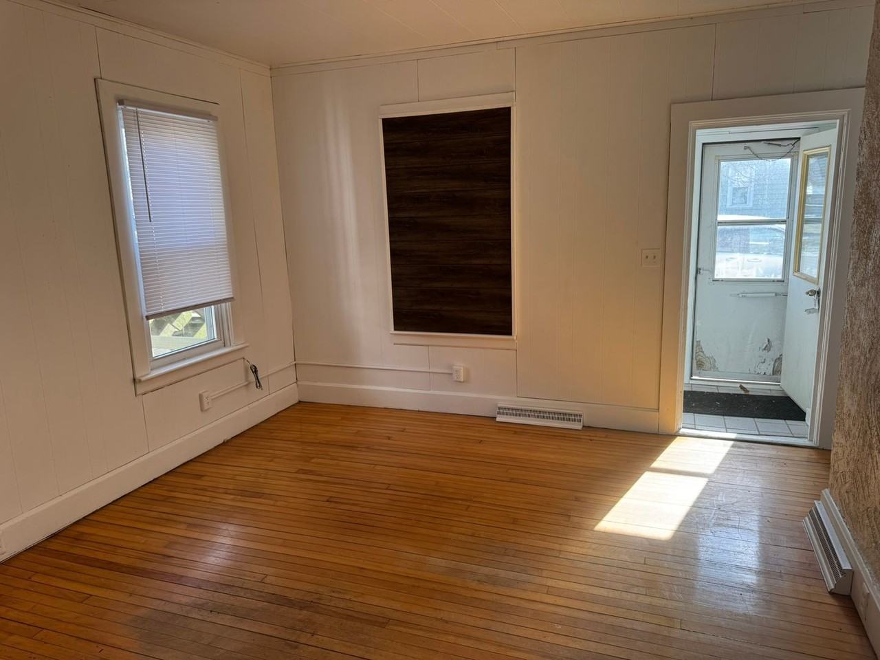 nre1001 - Photo 3 of 20