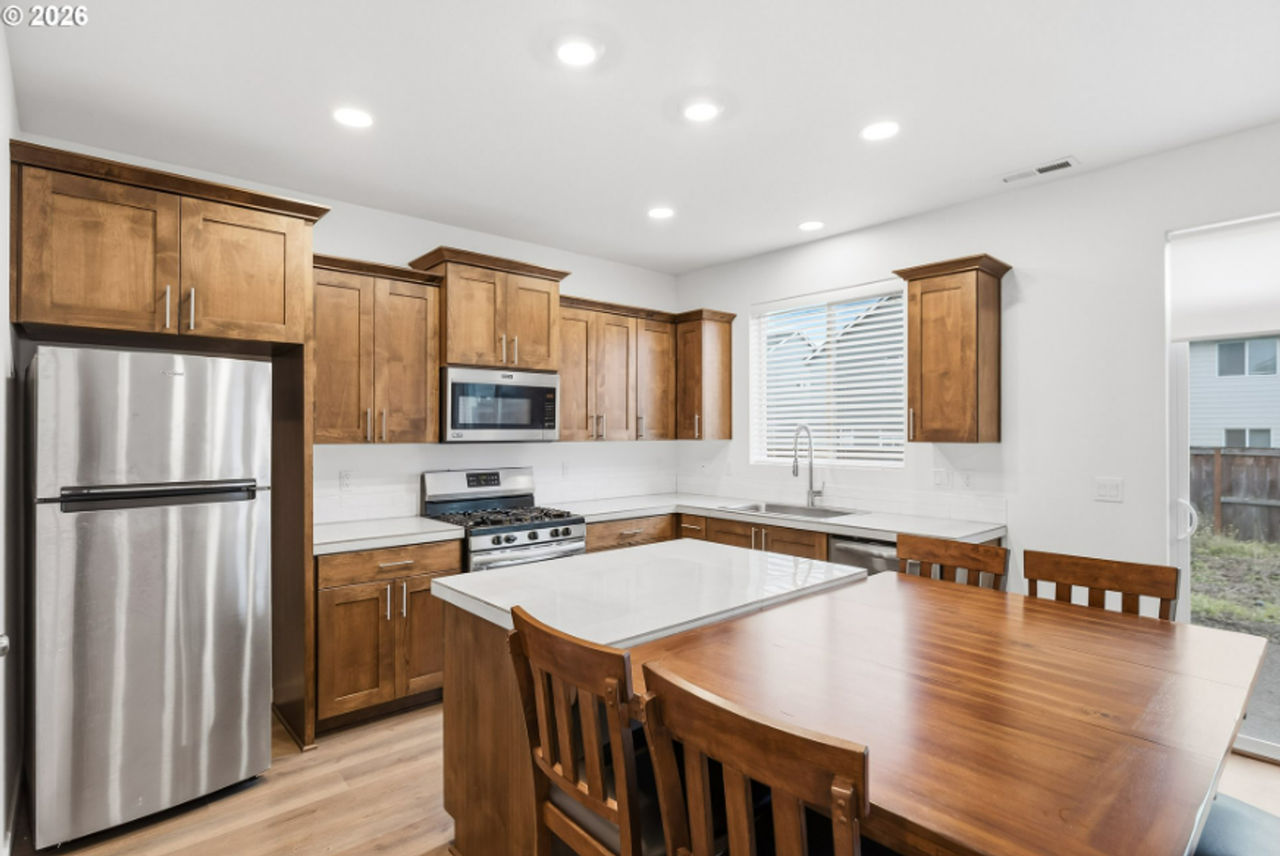 2095 S Heather St - Photo 3 of 14