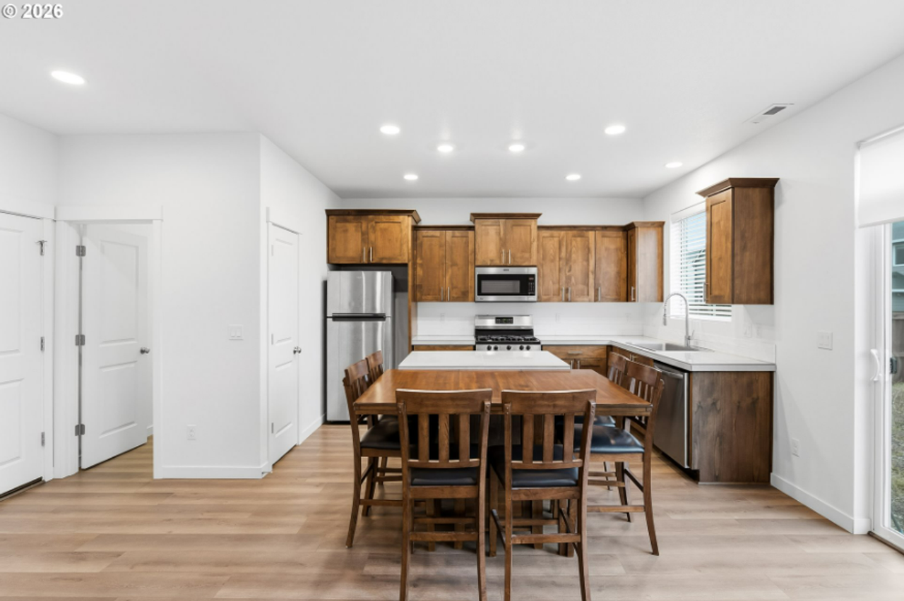 2095 S Heather St - Photo 4 of 14