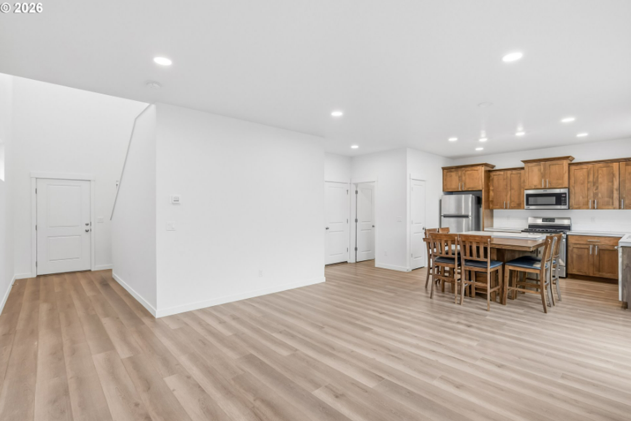 2095 S Heather St - Photo 6 of 14