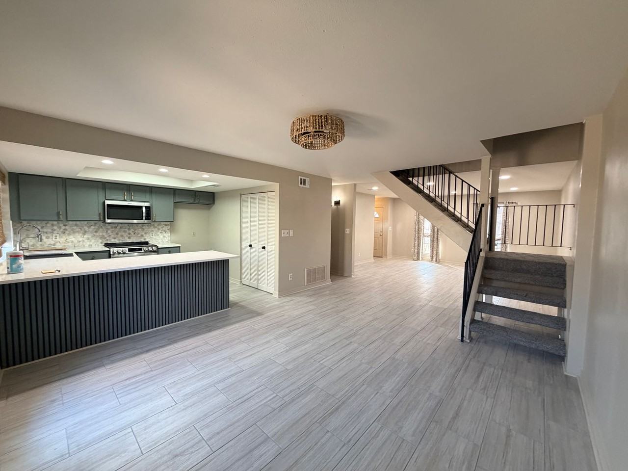 10041 Alondra St - Photo 4 of 28