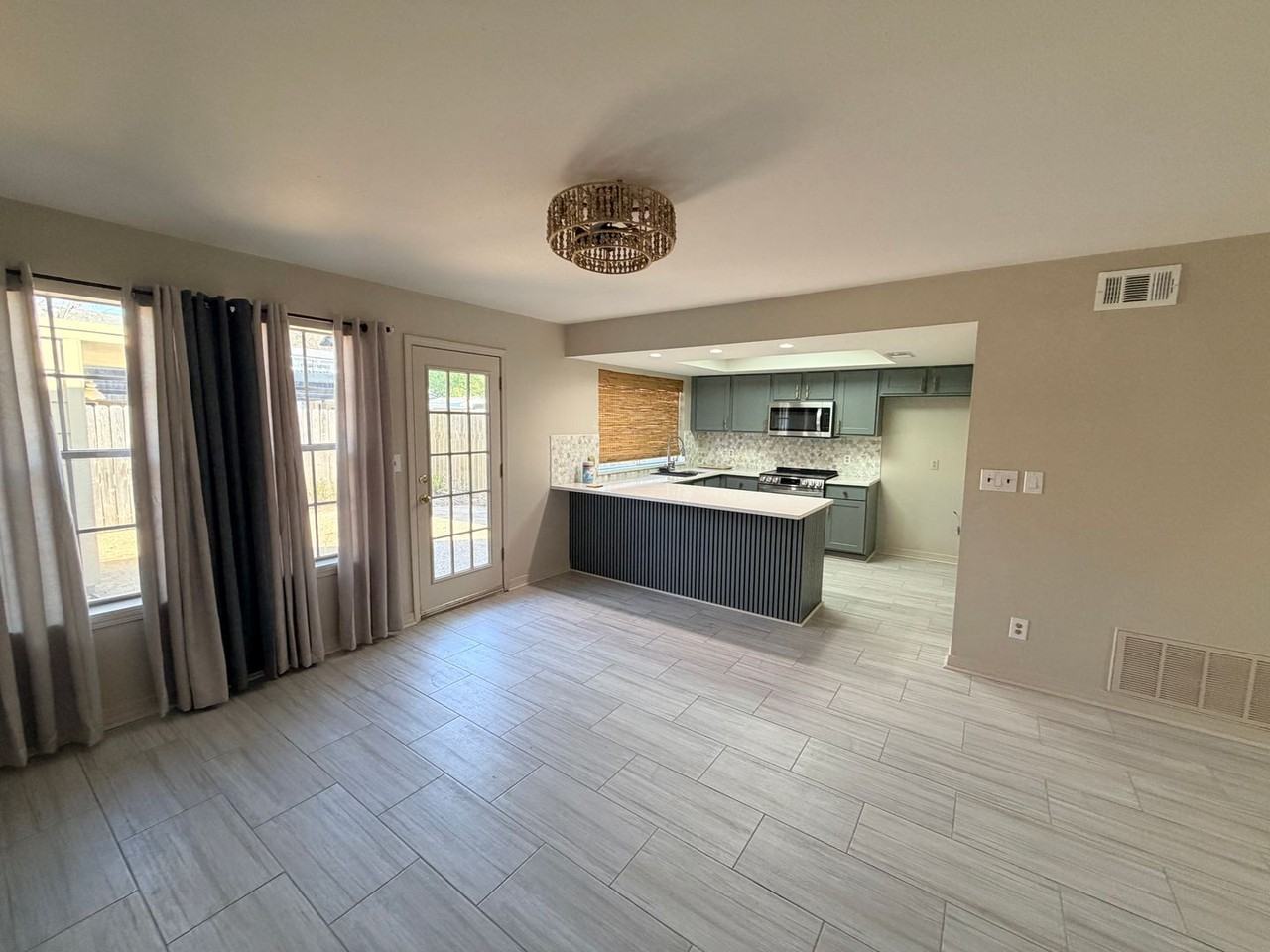 10041 Alondra St - Photo 5 of 28