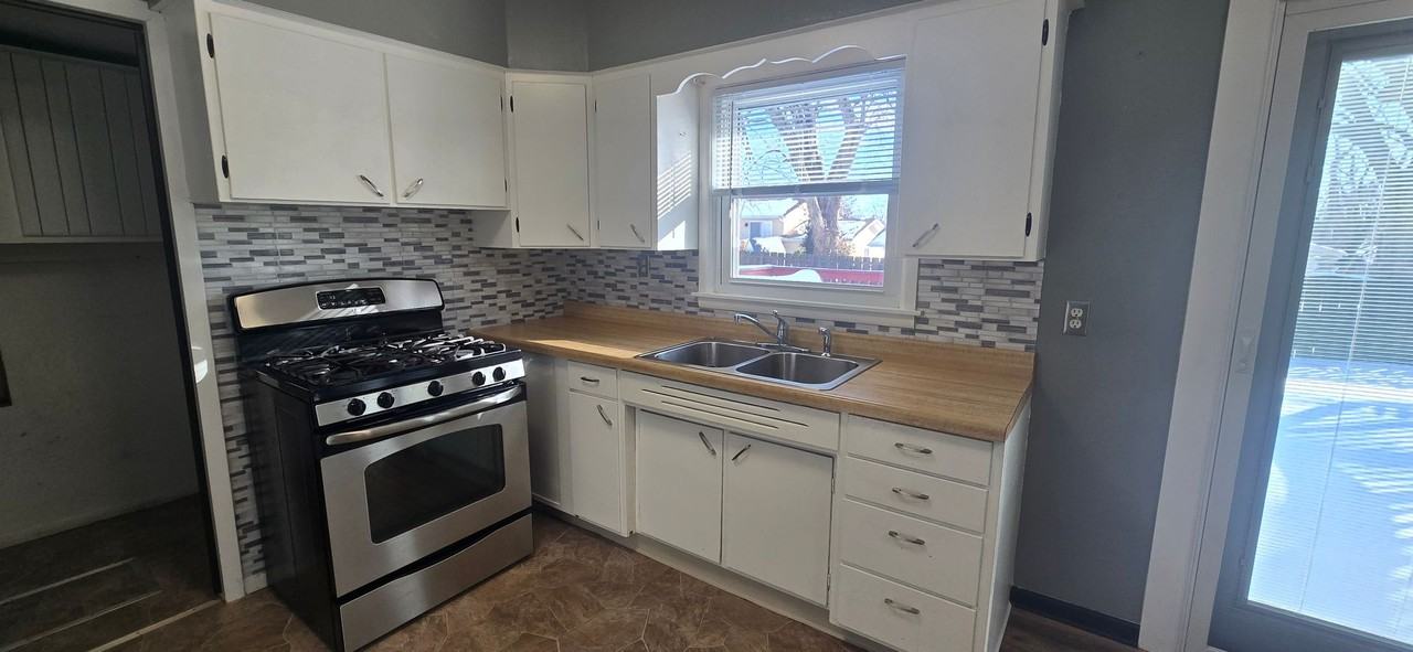 207 Wayside Ave - Photo 7 of 23