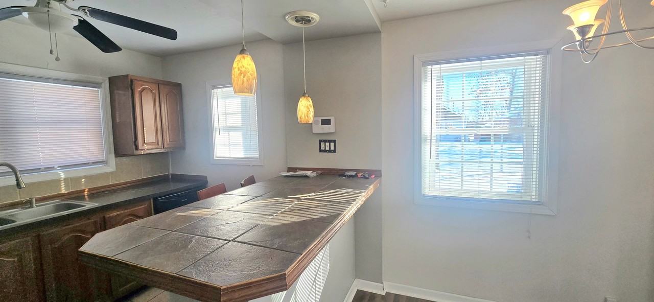 1812 Shady Crest St - Photo 6 of 16