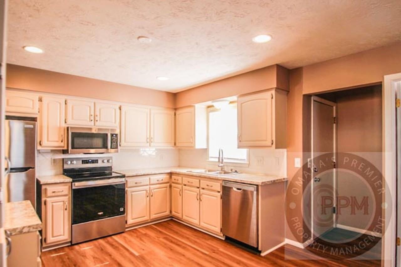 2201 Thomas Dr - Photo 5 of 43