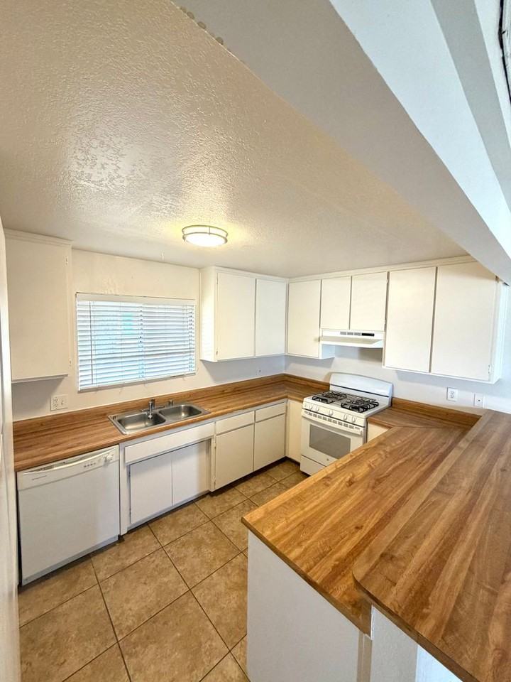 73445 Sunnyvale Dr #2 - Photo 5 of 12