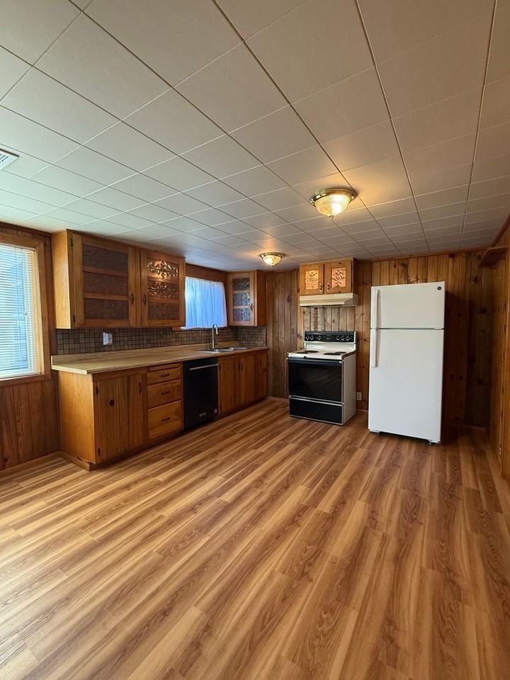 282 Sheridan St - Photo 5 of 26