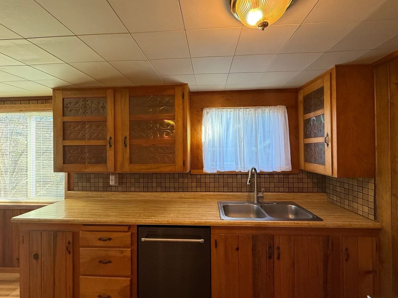 282 Sheridan St - Photo 5 of 23