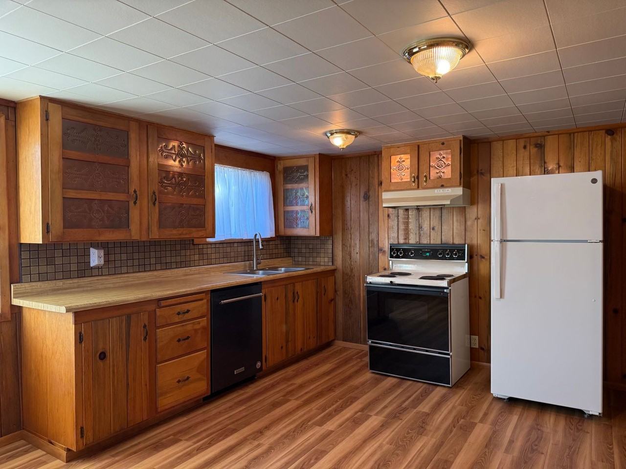 282 Sheridan St - Photo 6 of 23