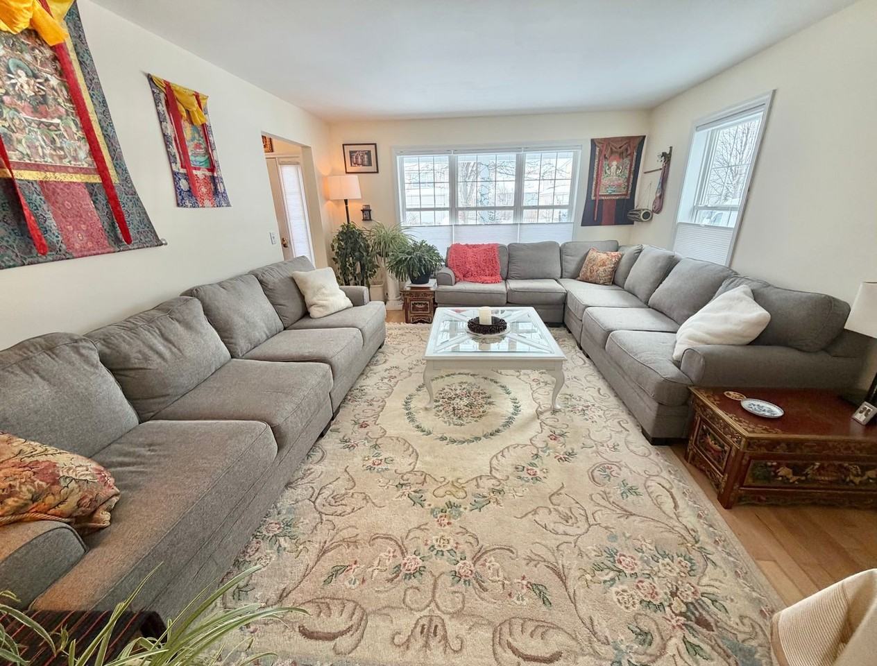 48 Cabot Ct - Photo 3 of 44