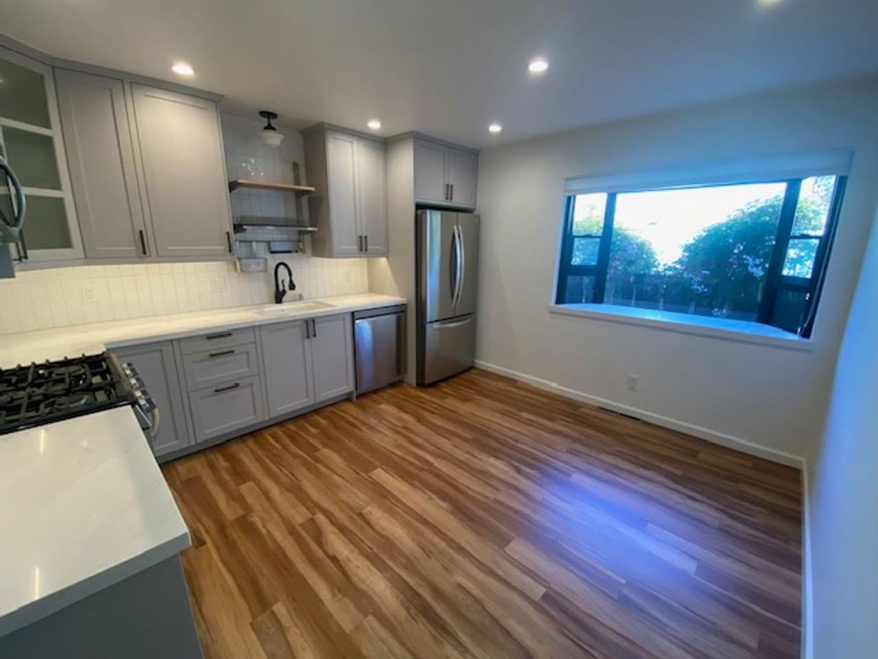 856 Lomita St - Photo 7 of 34