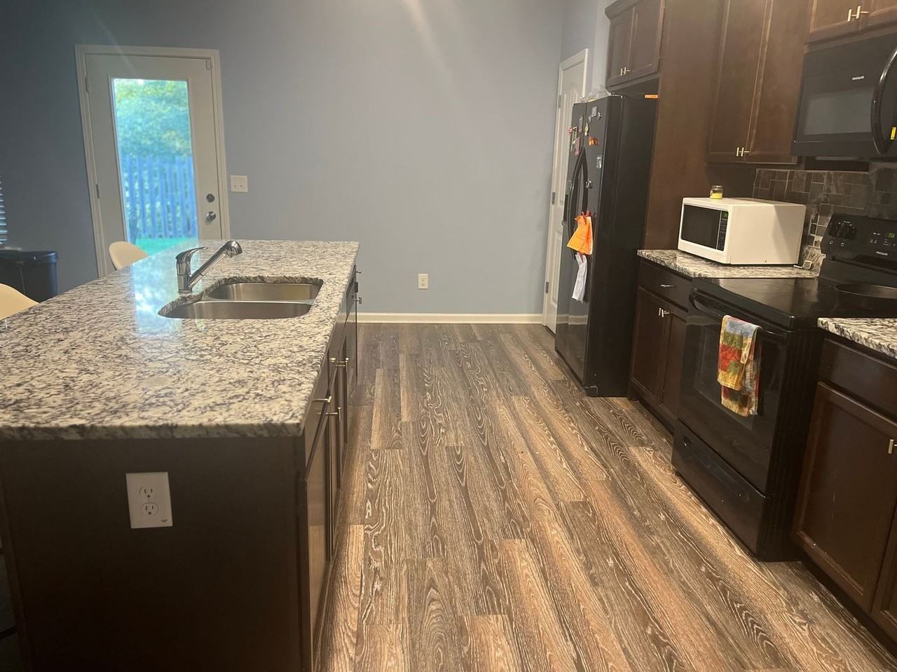 1021 Parkers Cv - Photo 3 of 11