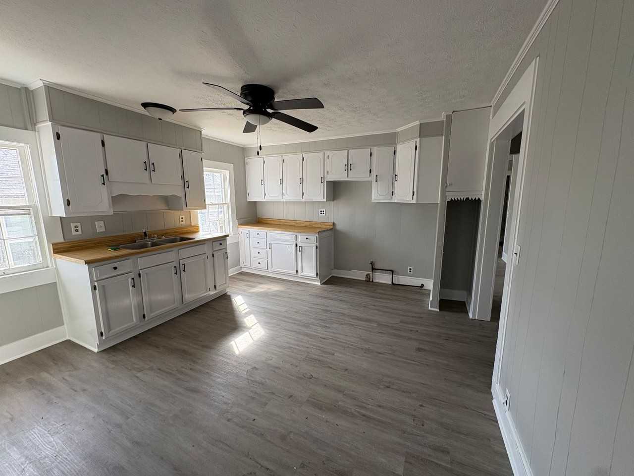 611 E Main St - Photo 2 of 10
