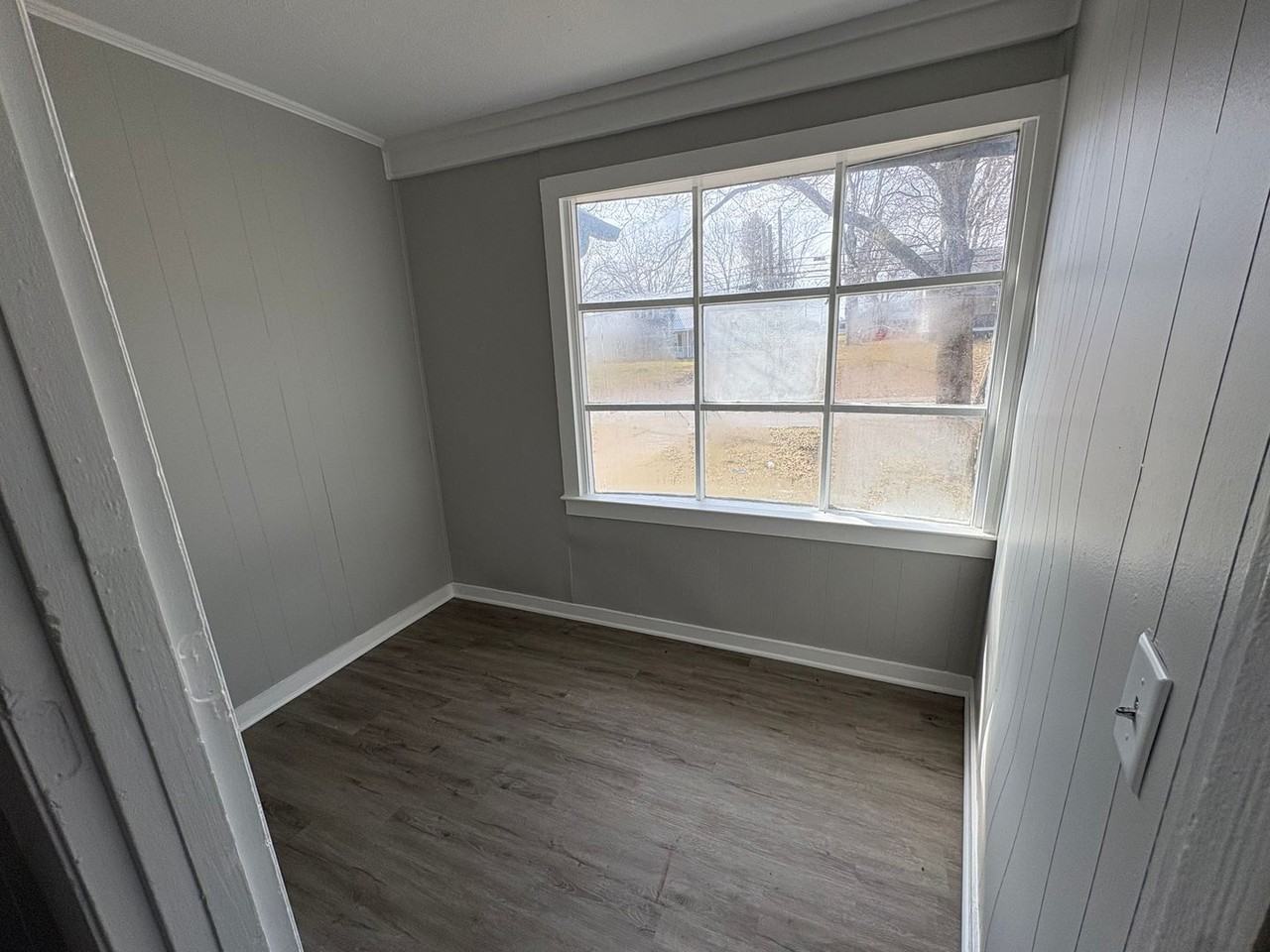 611 E Main St - Photo 5 of 10