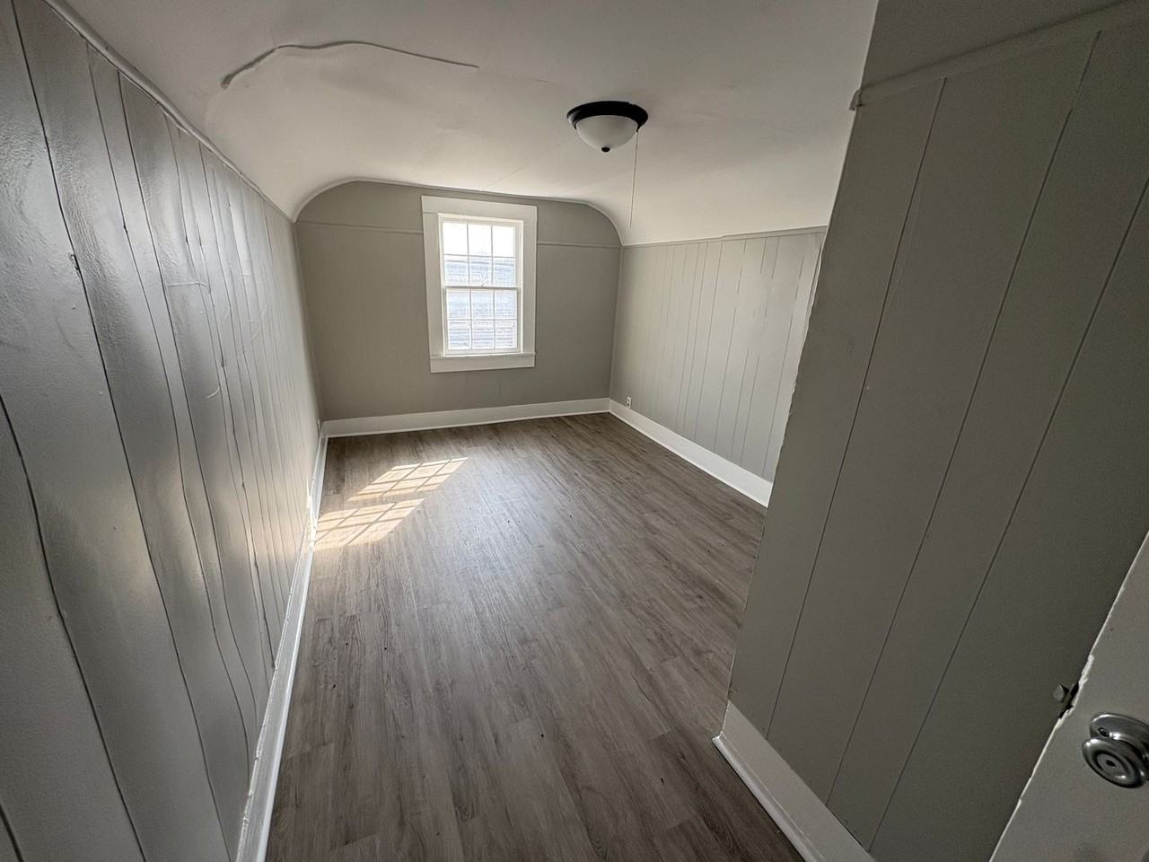 611 E Main St - Photo 7 of 10