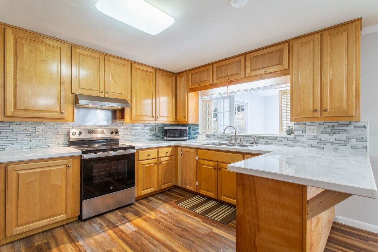 20 Delphia Dr - Photo 7 of 30