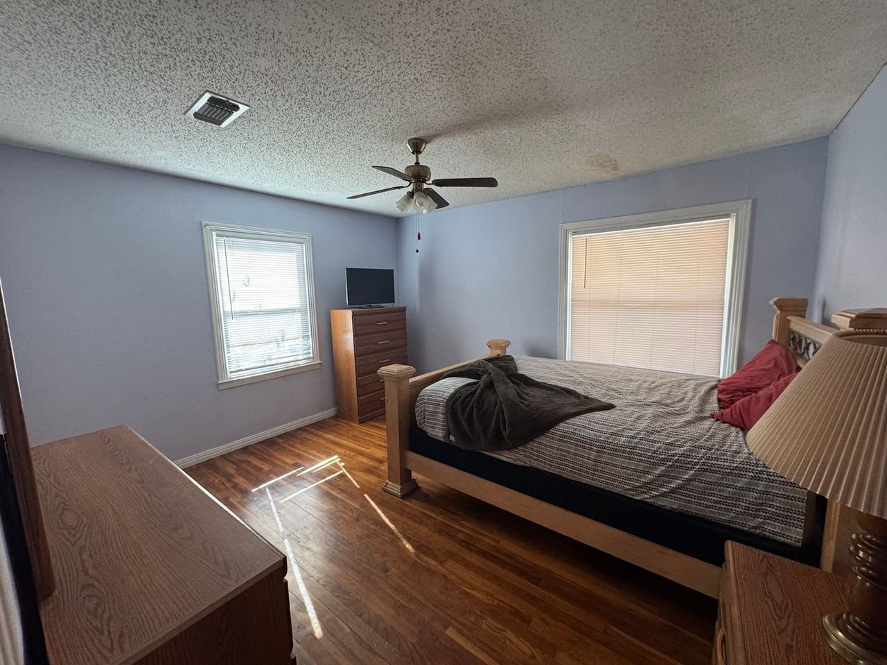 1481 Burger St - Photo 2 of 13