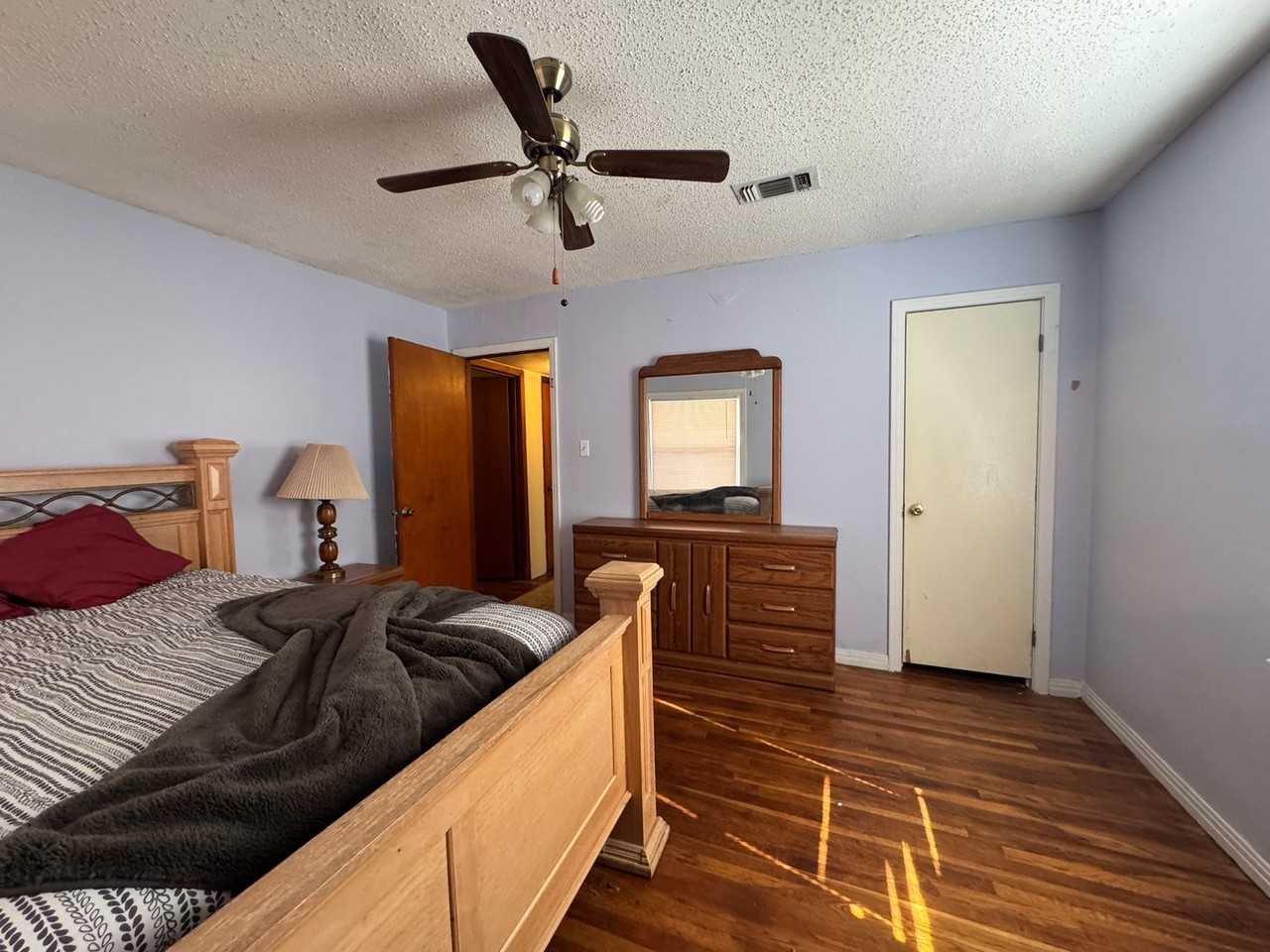 1481 Burger St - Photo 3 of 13