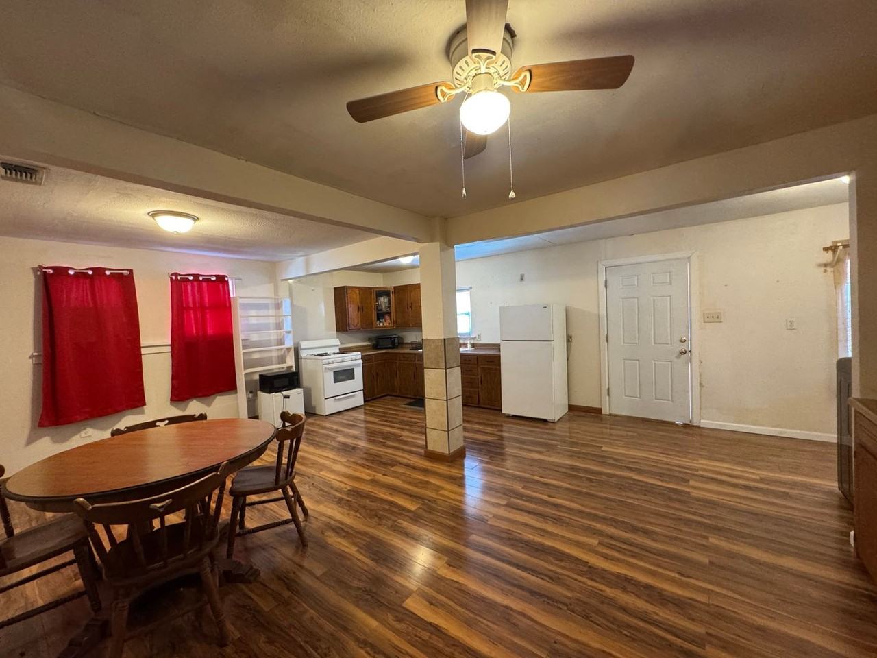 1481 Burger St - Photo 5 of 13